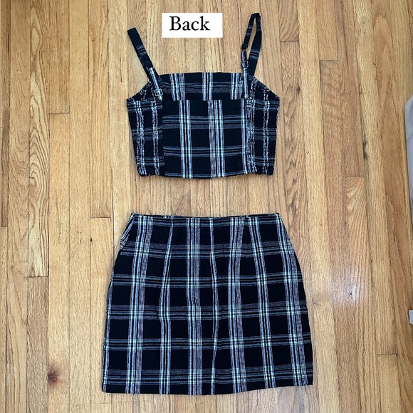 Hollister Top & Skirt Set - Picture 2 of 5